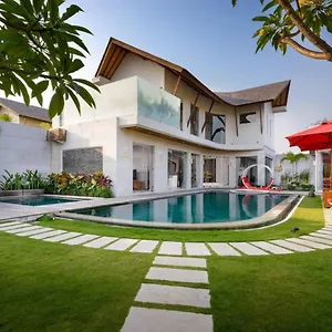 Miro - Luxury, 3 Bed, Villa
